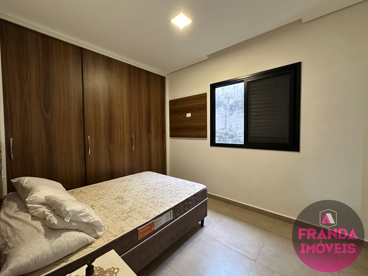 Casa à venda com 5 quartos, 245m² - Foto 19