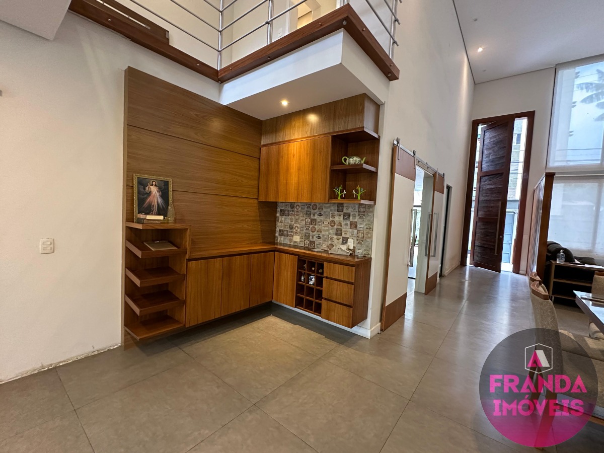 Casa à venda com 5 quartos, 245m² - Foto 8