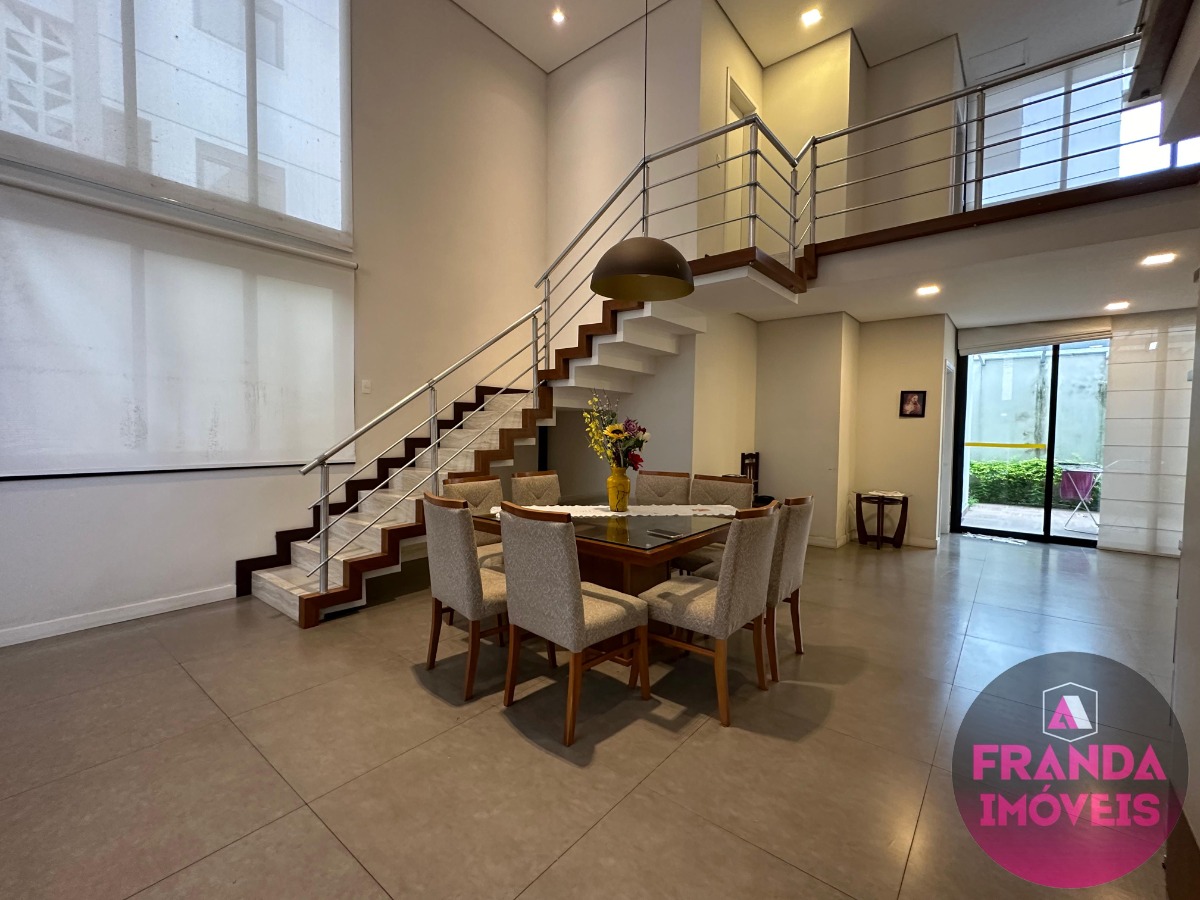 Casa à venda com 5 quartos, 245m² - Foto 12