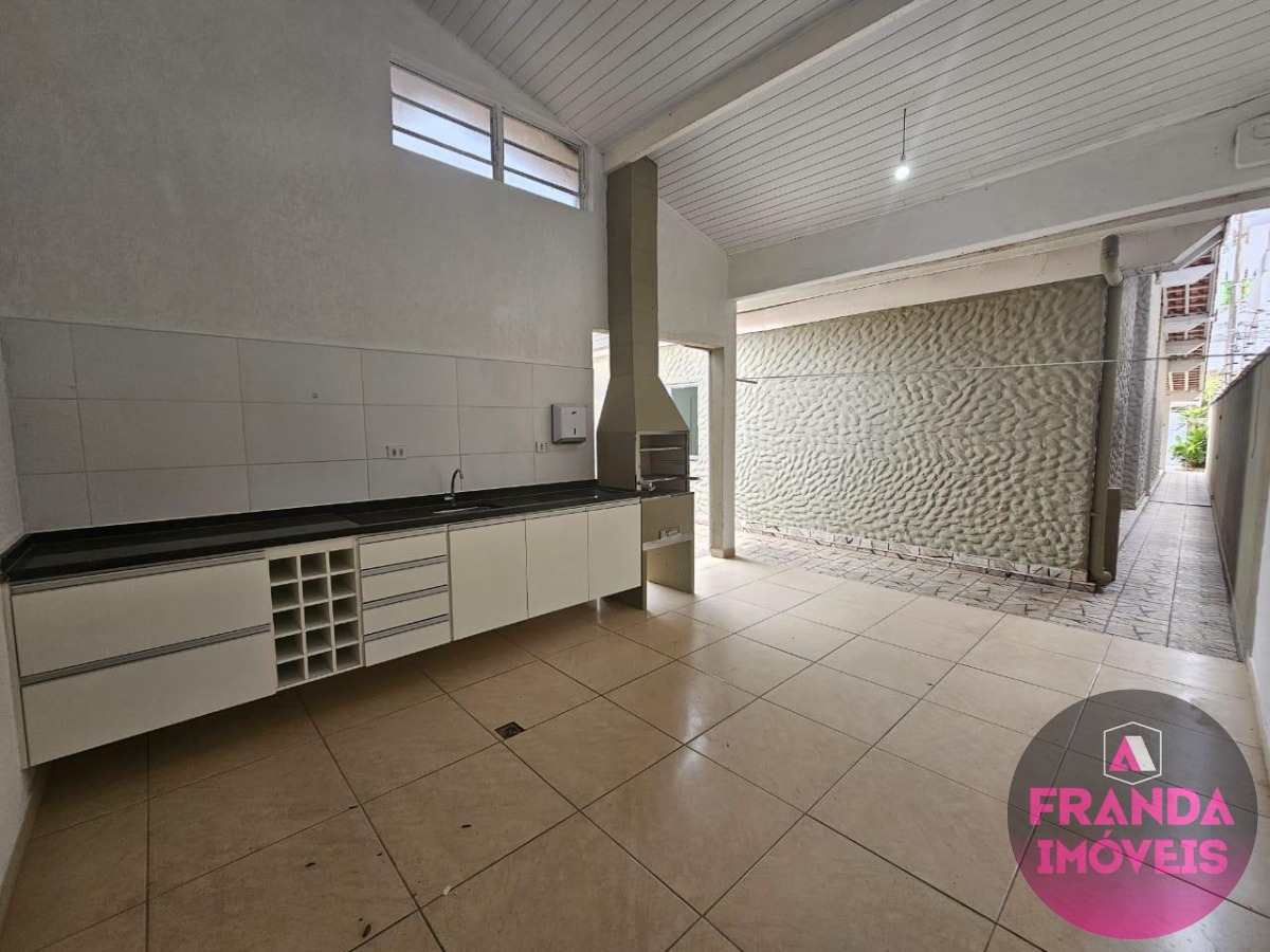 Casa à venda e aluguel com 3 quartos, 185m² - Foto 12