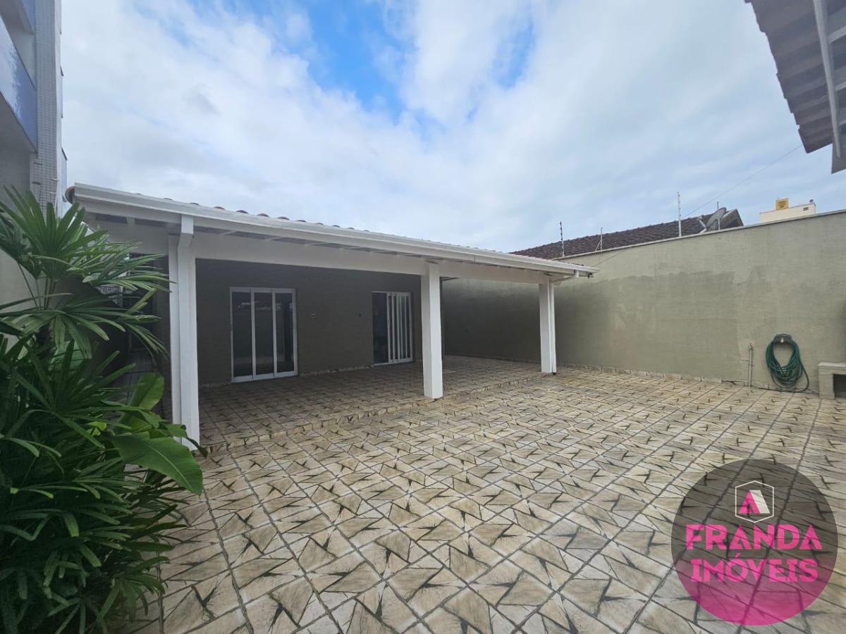 Casa à venda e aluguel com 3 quartos, 185m² - Foto 3