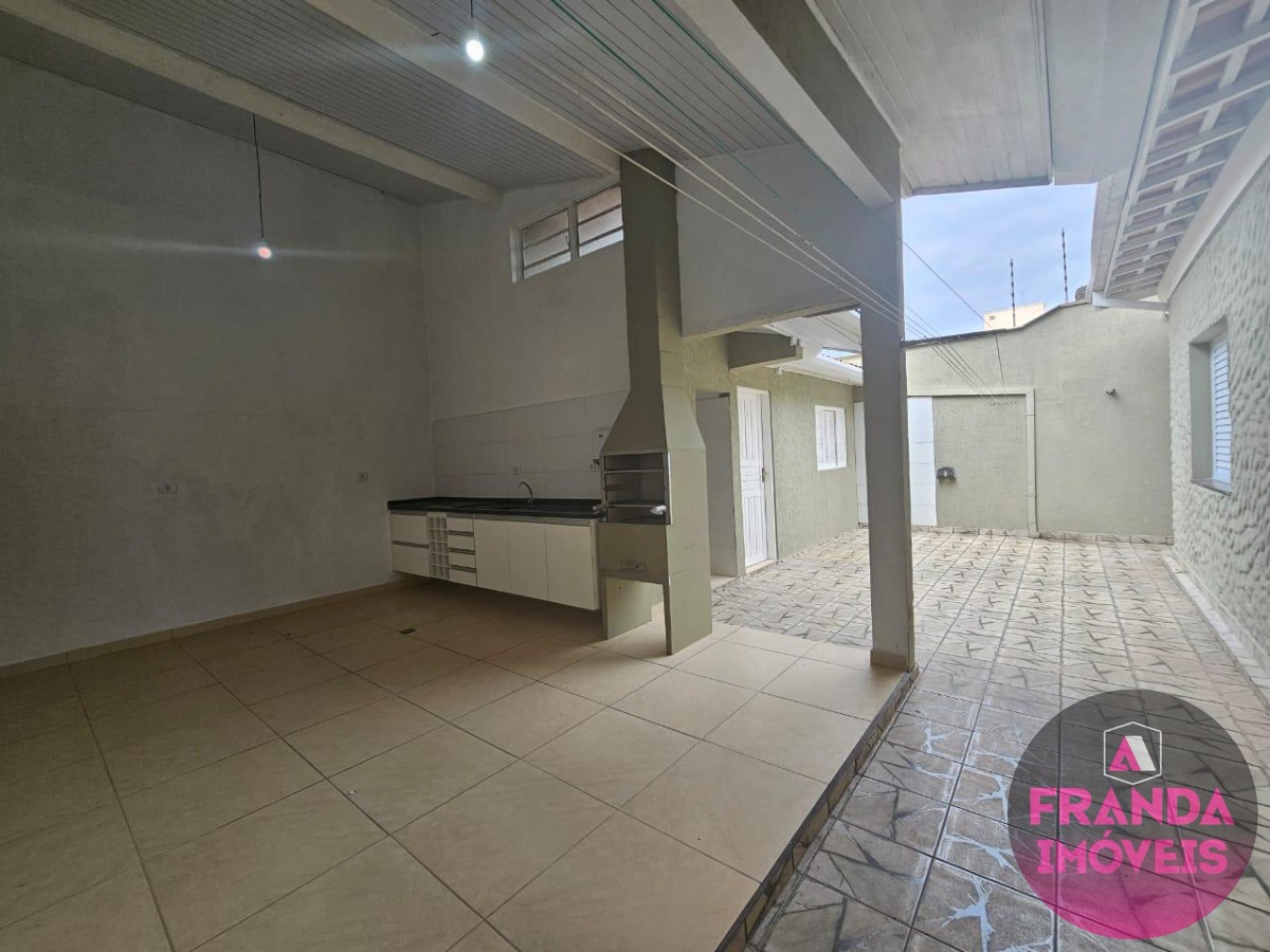 Casa à venda e aluguel com 3 quartos, 185m² - Foto 13