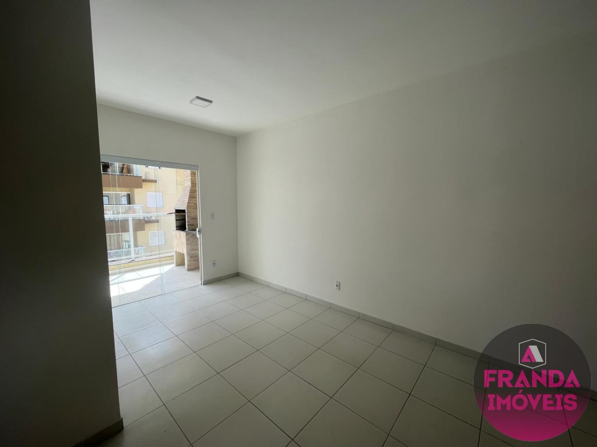 Apartamento para alugar com 2 quartos, 60m² - Foto 4