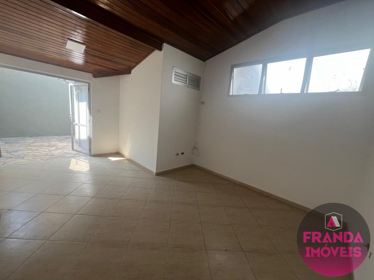 Casa para alugar com 4 quartos, 100m² - Foto 28