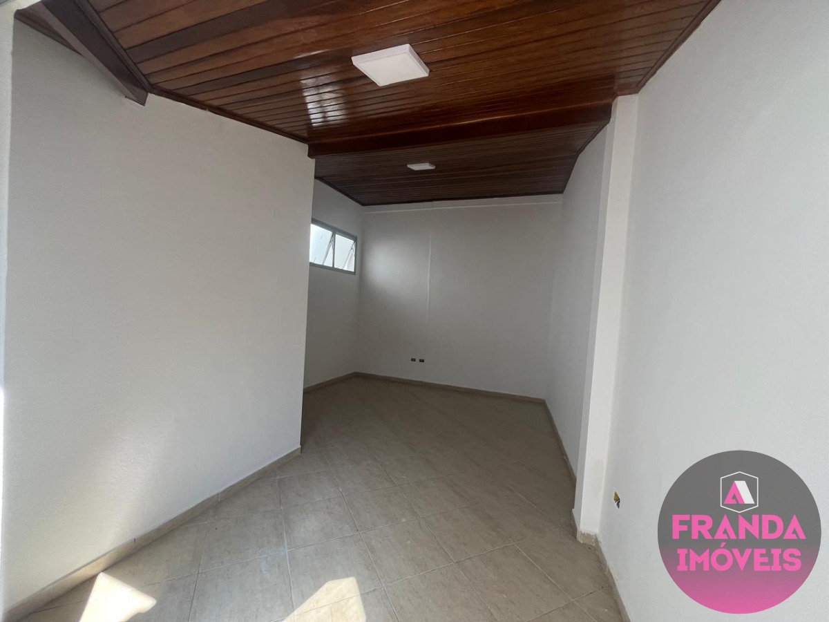 Casa para alugar com 4 quartos, 100m² - Foto 12