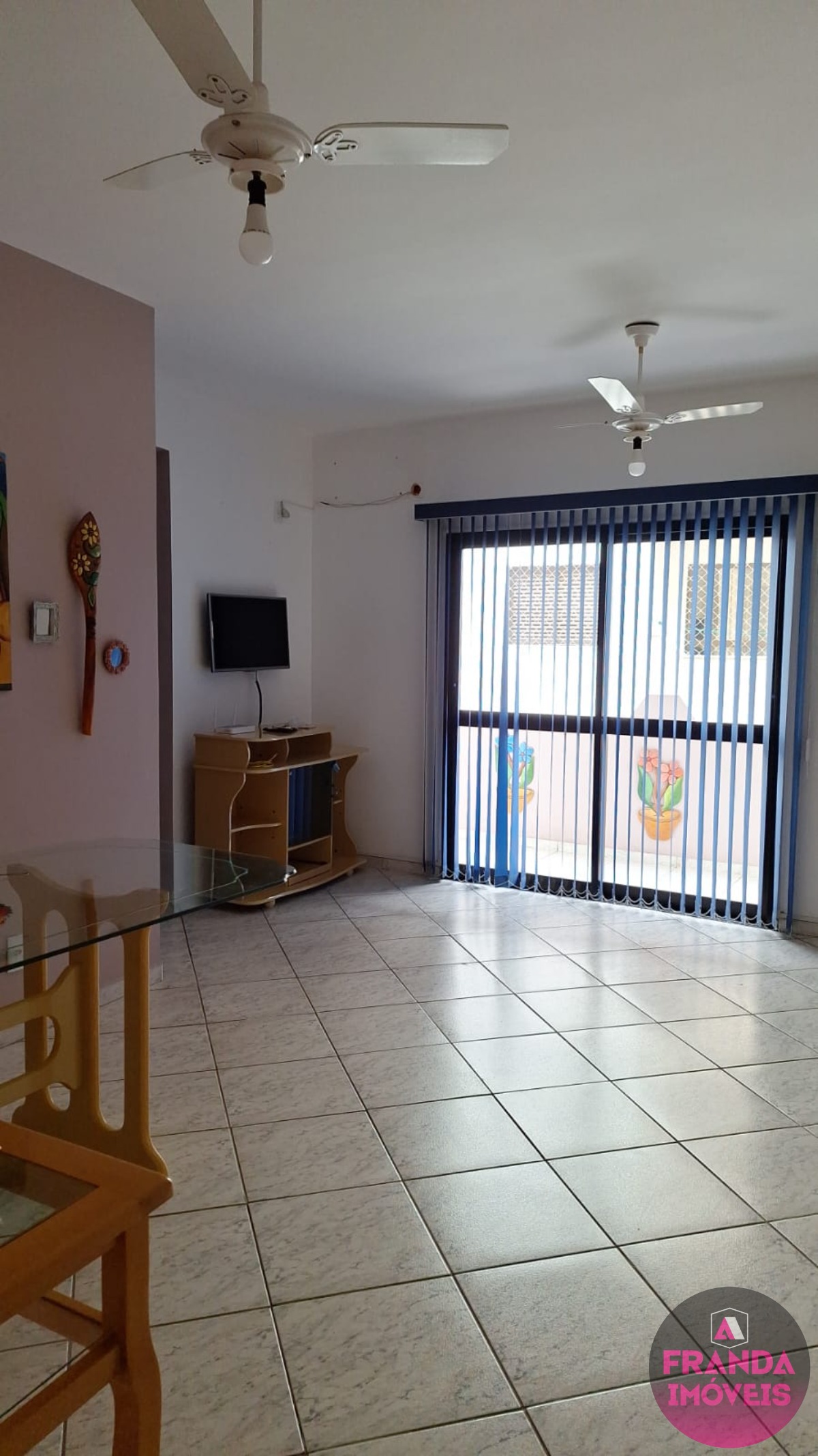 Apartamento à venda com 3 quartos, 80m² - Foto 1