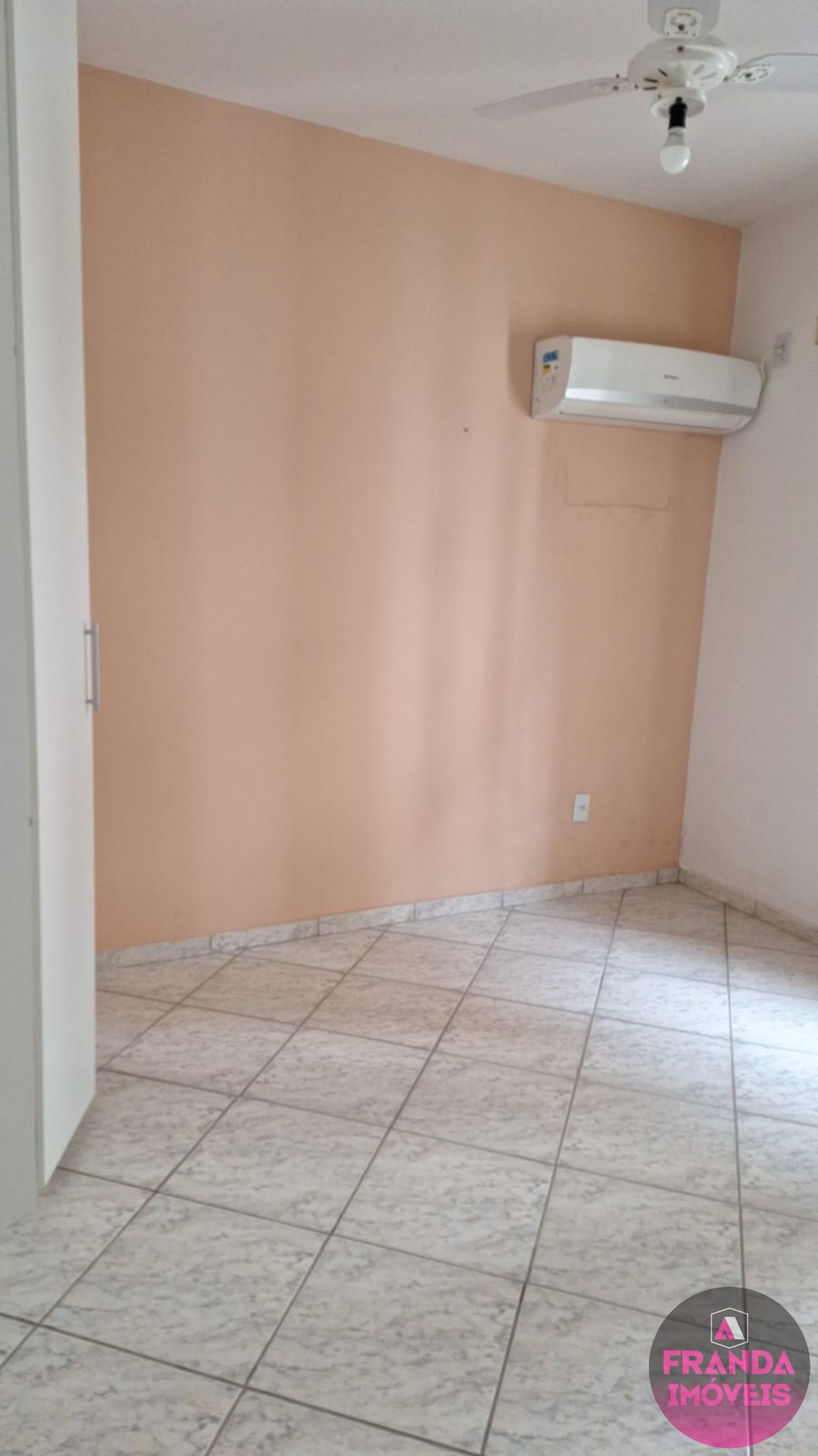 Apartamento à venda com 3 quartos, 80m² - Foto 4